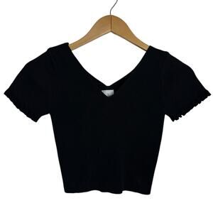 Princess Polly Short Sleeved V-Neck Black Ribbed Cropped Tee Size 6
